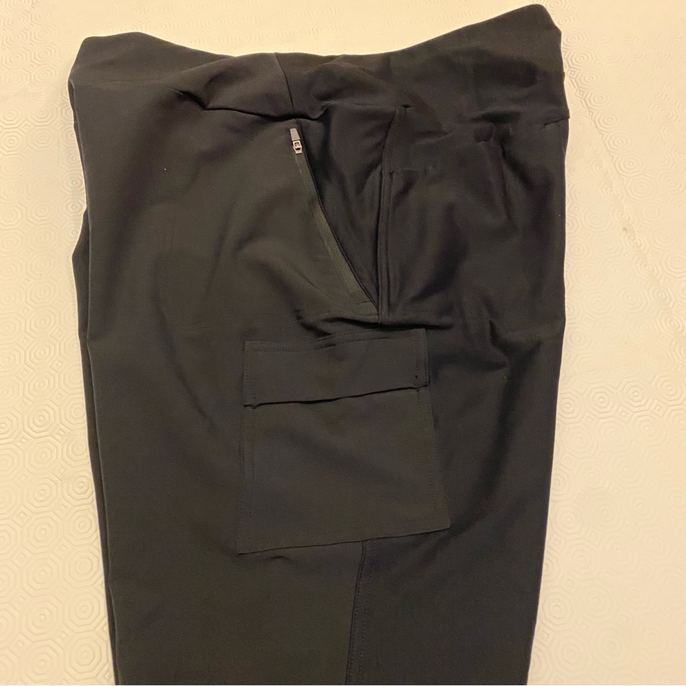 Avalanche Women's Black Outdoor Active Wear Pants. Great for travel, hiking XL